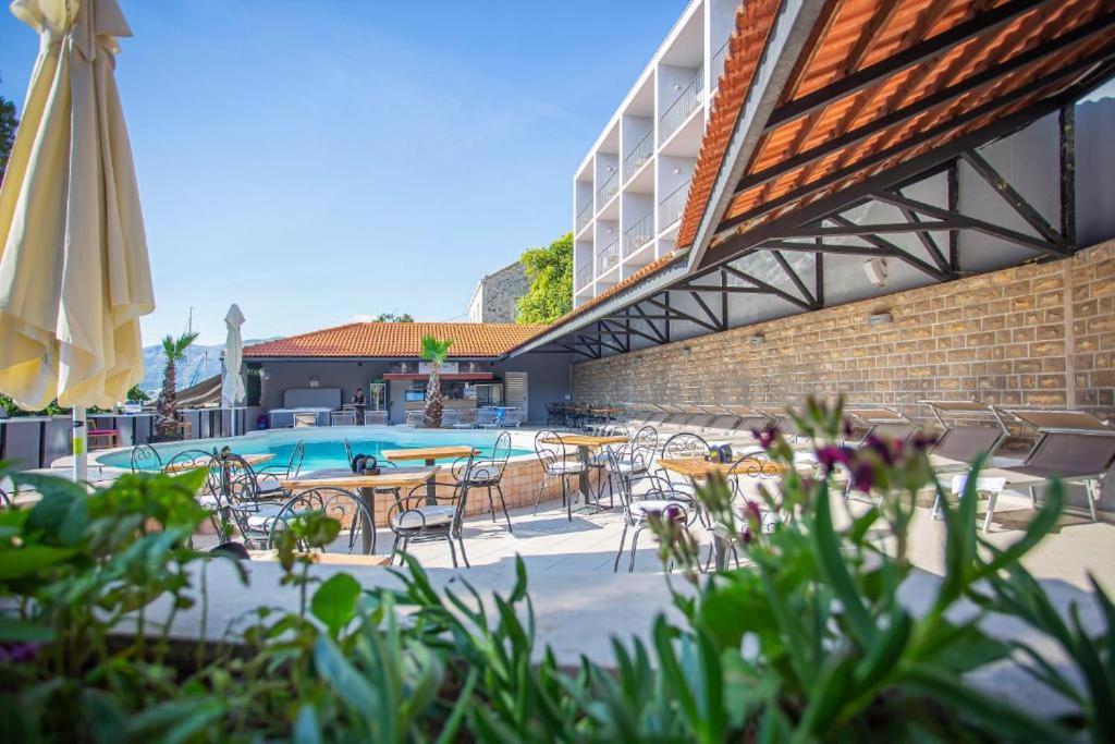 Hotel لومباردا المظهر الخارجي الصورة