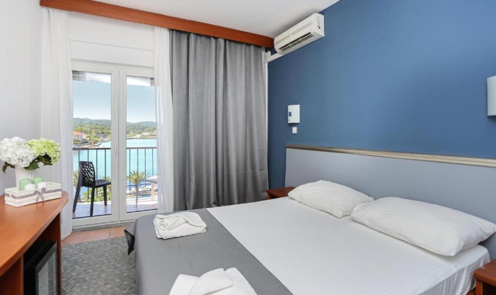 Hotel لومباردا المظهر الخارجي الصورة