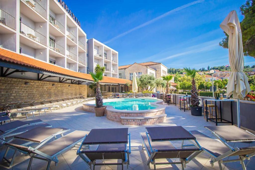 Hotel لومباردا المظهر الخارجي الصورة