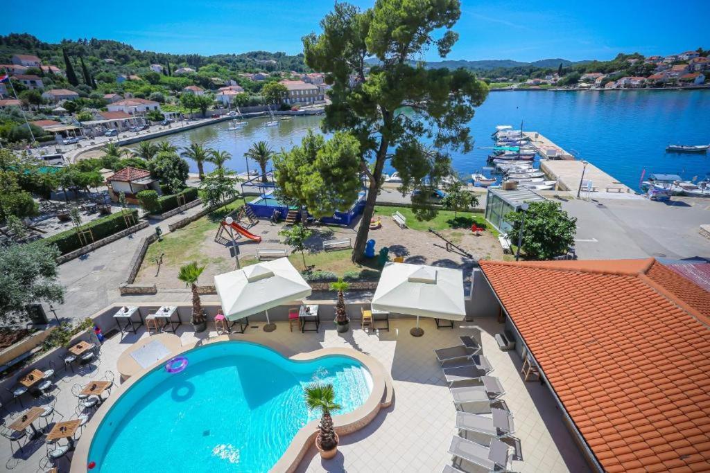 Hotel لومباردا المظهر الخارجي الصورة