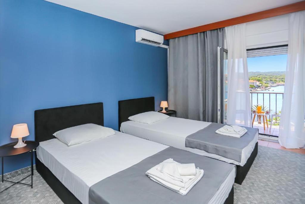 Hotel لومباردا المظهر الخارجي الصورة