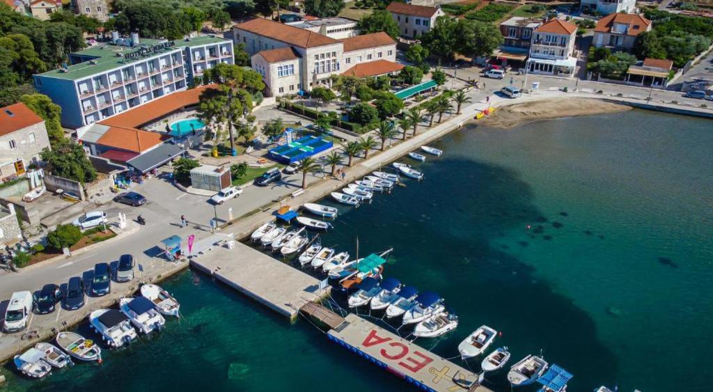 Hotel لومباردا المظهر الخارجي الصورة
